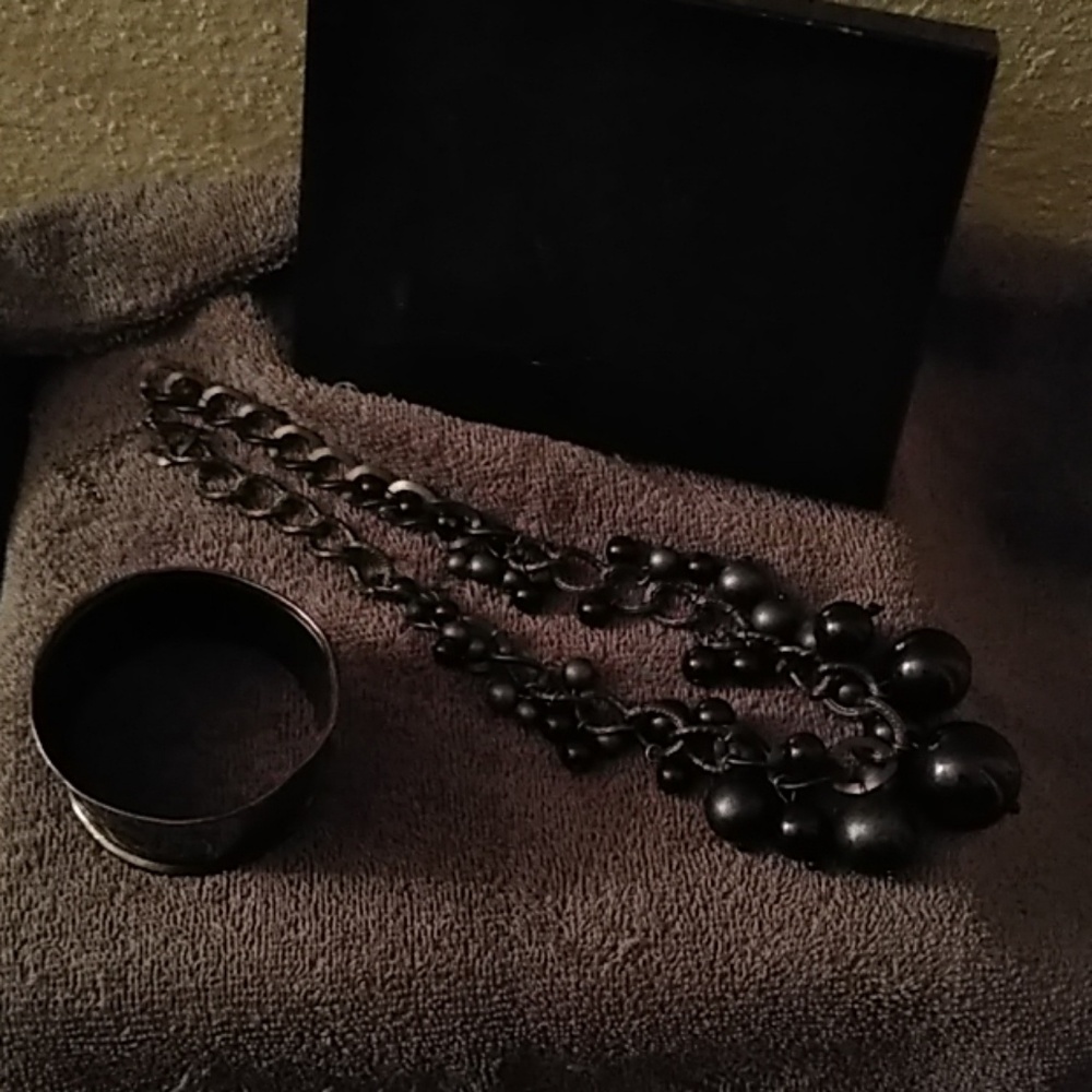 Black Beaded Necklace Set
